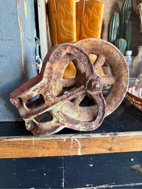 Rustic Green-Brown Cast Iron Pulley Decorative Sculpture